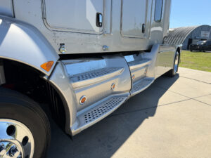 2011 Kenworth T660 Schwalbe Stretch #2521-10